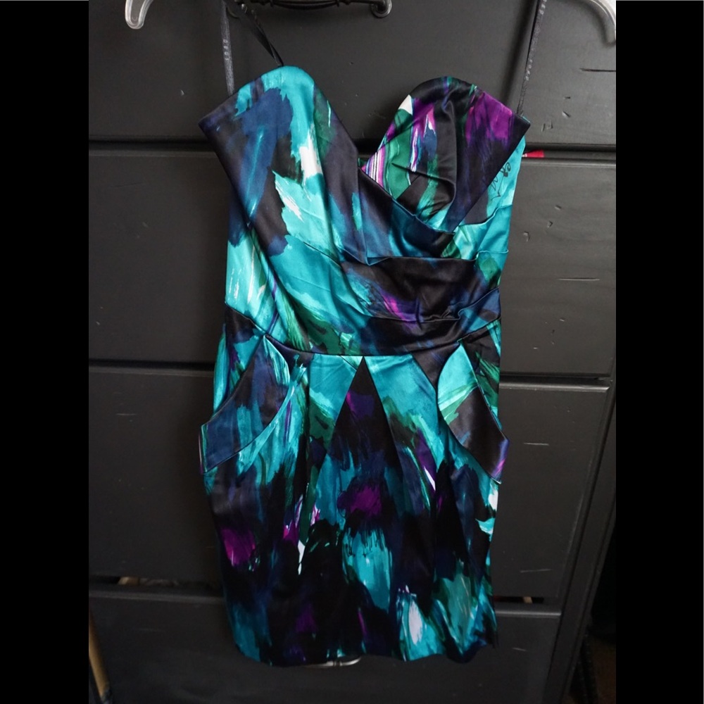 Wired strapless dress